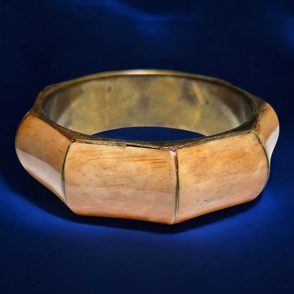 Vintage Bone and Brass bangle bracelet. Tribal Boho style bangle. - Picture 3 of 6